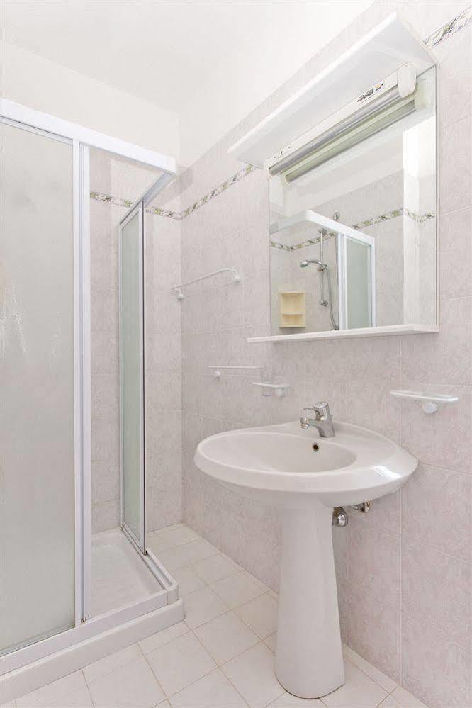 Residence Primera/Rompala Tignale Bagian luar foto